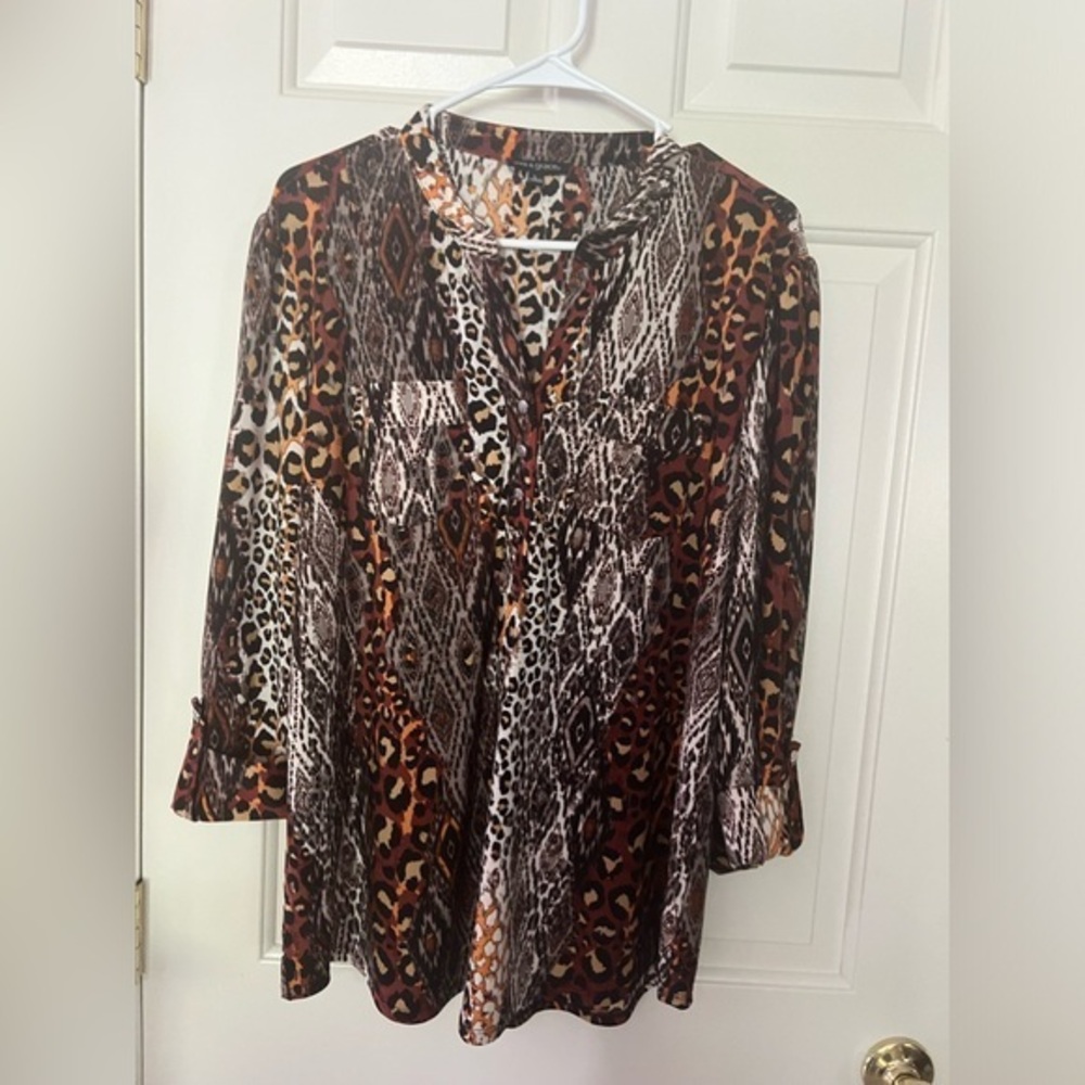 Ava & Grace Women’s animal print top, Large